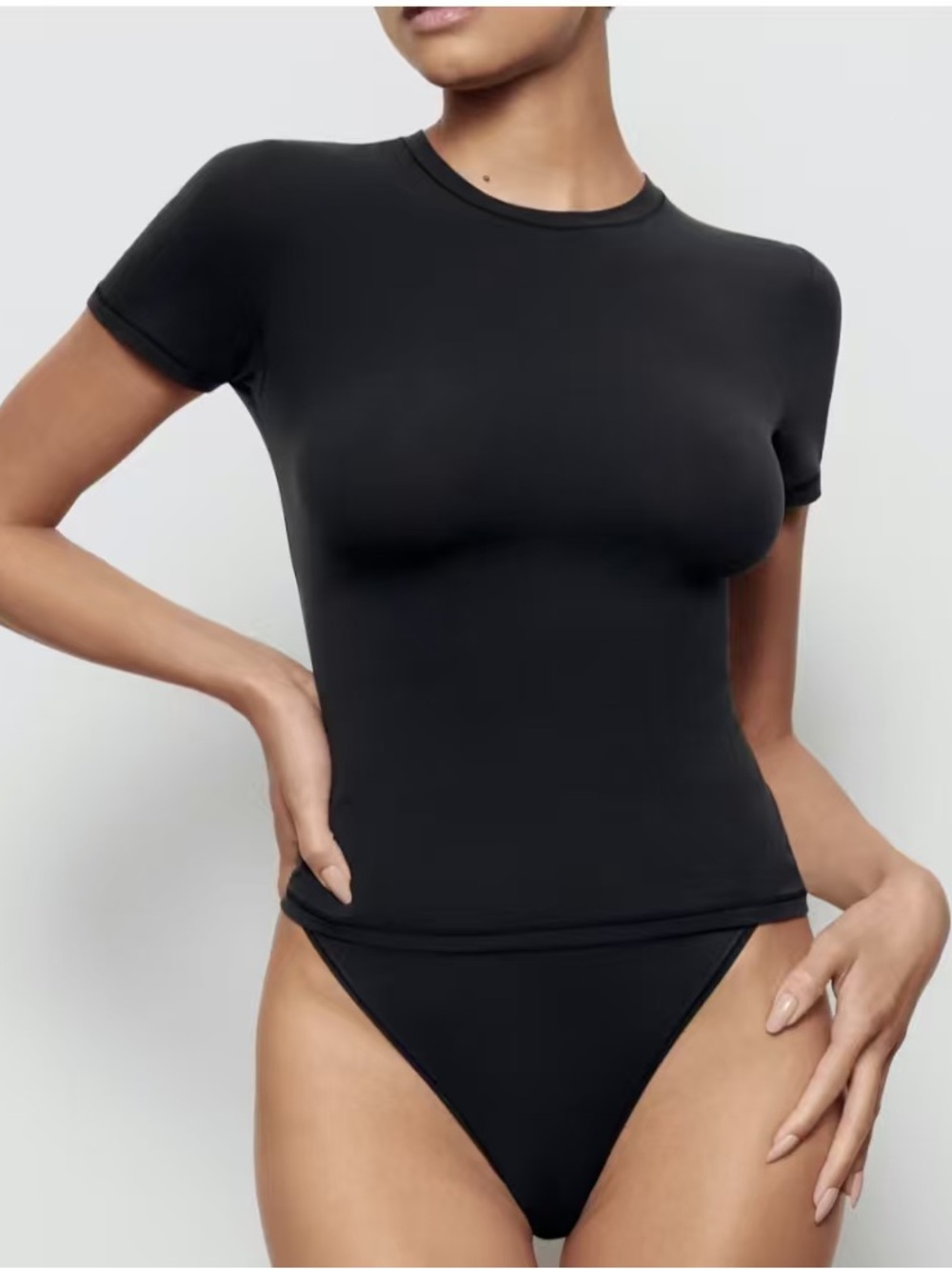 SKIMS Black Short-Sleeve Fits Everybody Tee